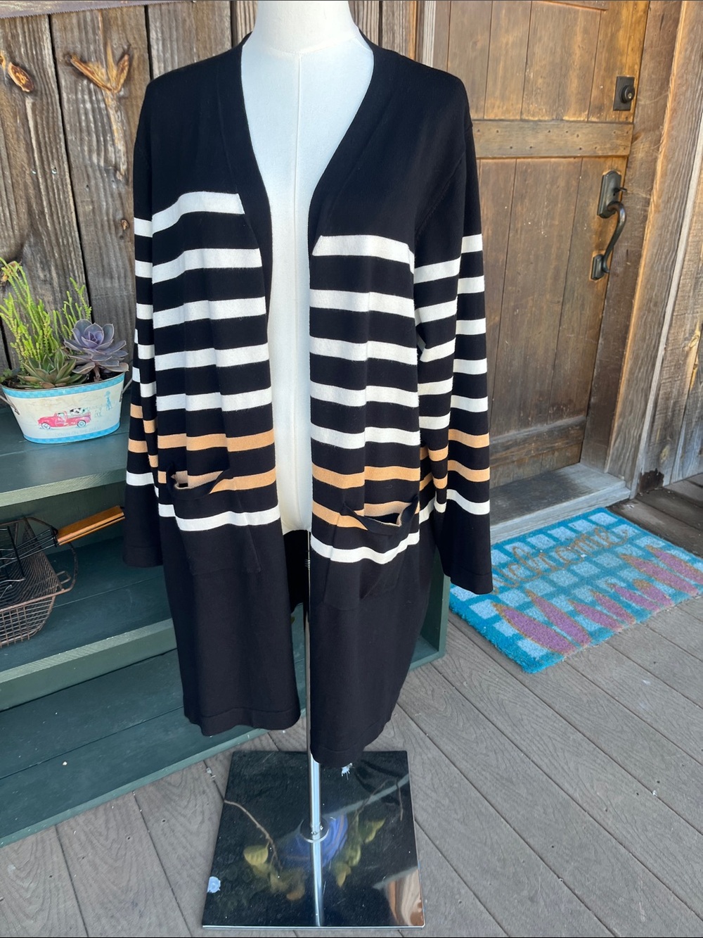 Bellfini 2X open front long sweater topper with pockets
